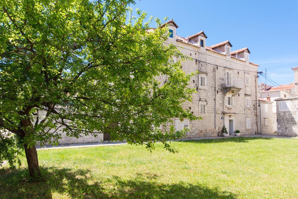 Top-Floor Apartment In Trogir Center Exterior photo